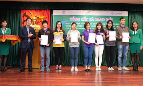 N&acirc;ng cao chất lượng nh&acirc;n lực ng&agrave;nh du lịch thời hội nhập