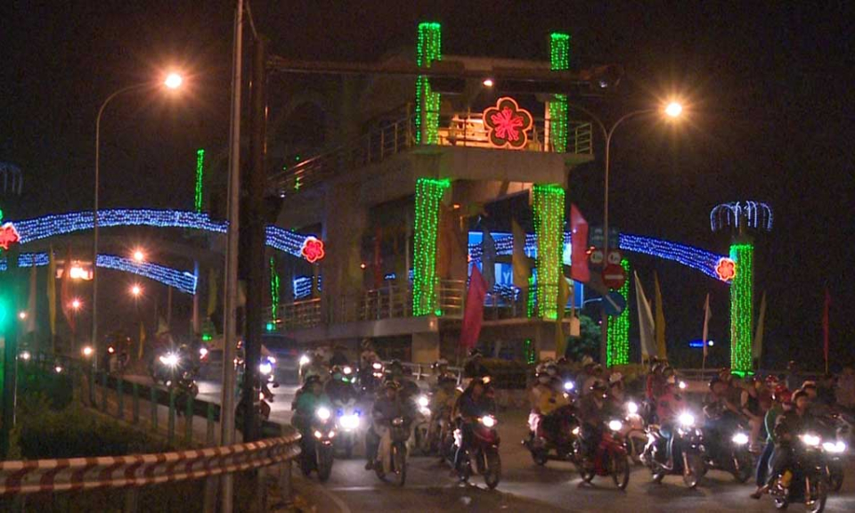 Long An – An vui đ&oacute;n giao thừa