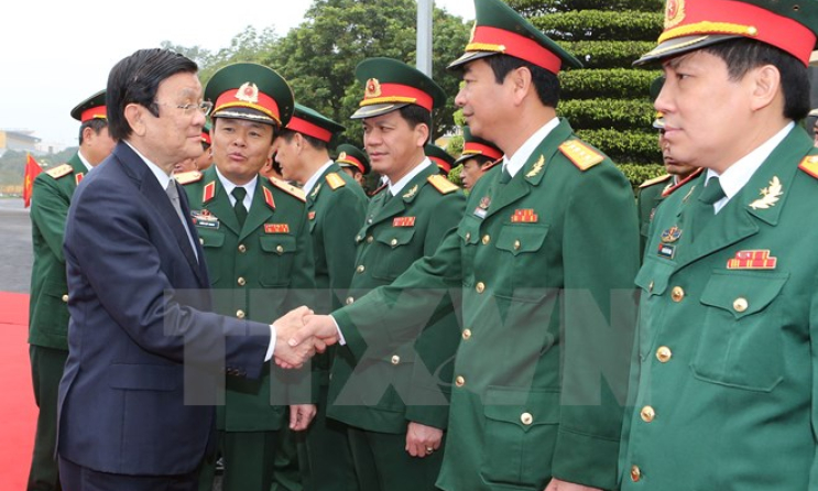 Chủ tịch nước kiểm tra huấn luyện chiến đấu tại Qu&acirc;n đo&agrave;n 1