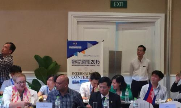 M&aacute;y qu&eacute;t si&ecirc;u &acirc;m r&agrave; so&aacute;t khu vực cầu Ghềnh