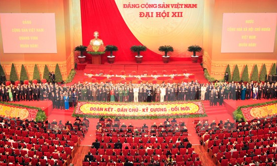 Cần những l&atilde;nh đạo &ldquo;lăn&rdquo; v&agrave;o cuộc sống