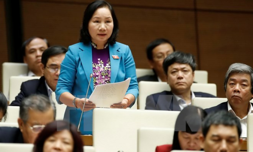 Vấn đề tuy&ecirc;n chiến với thực phẩm bẩn l&agrave;m “n&oacute;ng” nghị trường