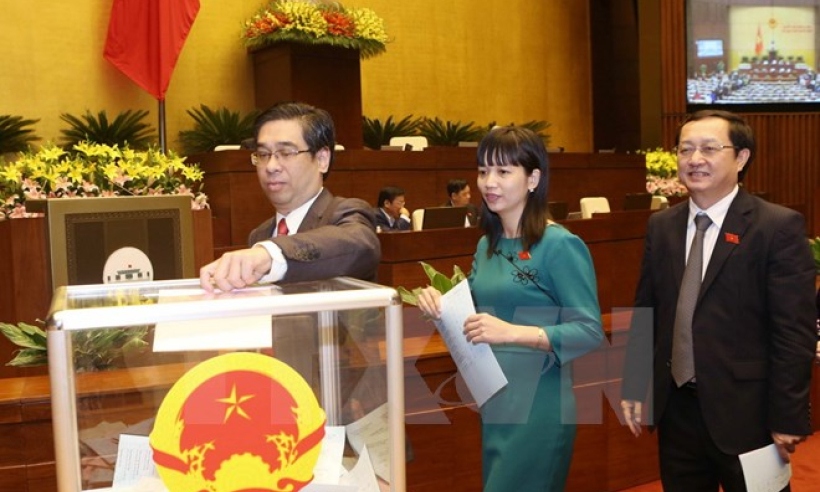 Tiến h&agrave;nh ph&ecirc; chuẩn bổ nhiệm 3 Ph&oacute; Thủ tướng v&agrave; c&aacute;c bộ trưởng