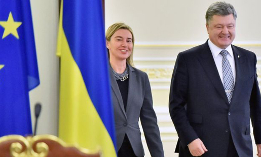 Nguy&ecirc;n Thủ tướng Nguyễn Tấn Dũng tiếp x&uacute;c cử tri Hải Ph&ograve;ng