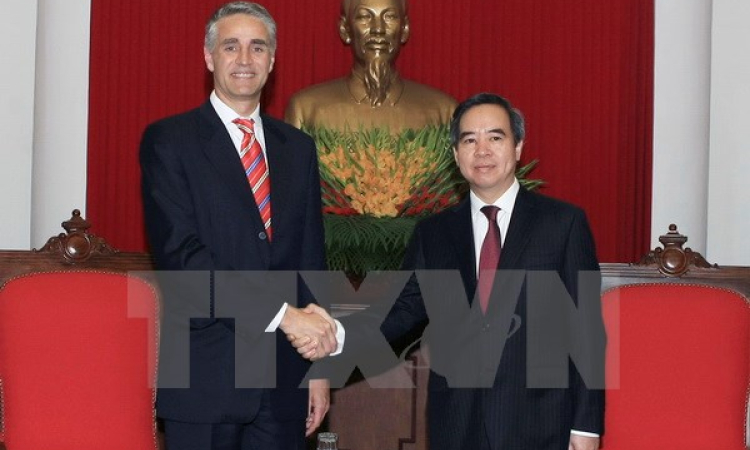 Trưởng Ban Kinh tế TW Nguyễn Văn B&igrave;nh tiếp Đo&agrave;n chuy&ecirc;n gia IMF