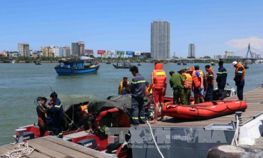 Nghề se lanh dệt vải của đồng b&agrave;o M&ocirc;ng h&uacute;t kh&aacute;ch du lịch