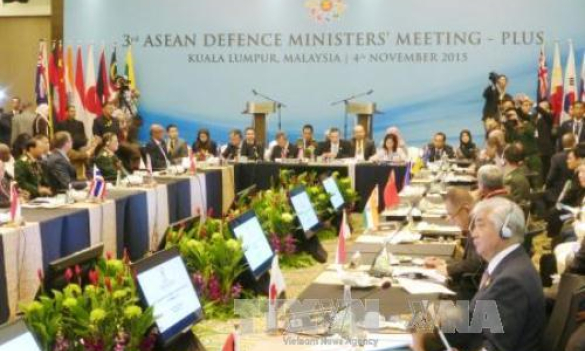 Thủ tướng Nguyễn Xu&acirc;n Ph&uacute;c tiếp x&uacute;c cử tri tại Hải Ph&ograve;ng