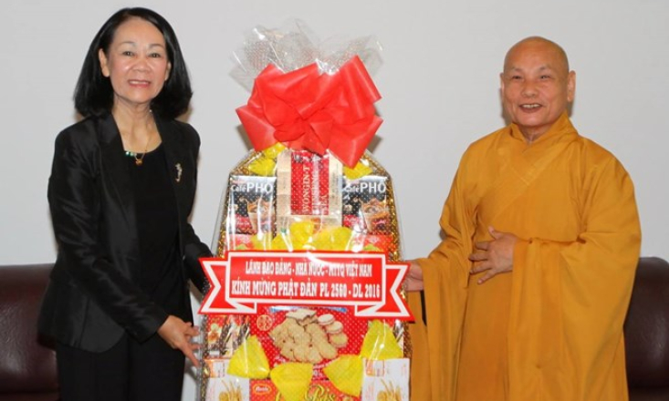 B&agrave; Trương Thị Mai ch&uacute;c mừng Đại lễ Phật đản tại TP. Hồ Ch&iacute; Minh