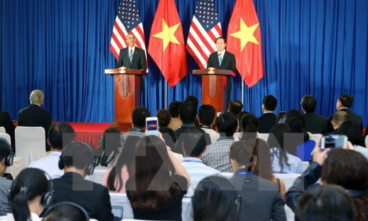 Chủ tịch nước v&agrave; Tổng thống Barack Obama chủ tr&igrave; họp b&aacute;o quốc tế