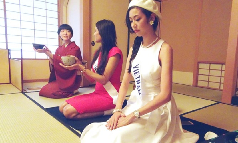 Vietnam Airlines tổ chức hội nghị kh&aacute;ch h&agrave;ng tại Paris