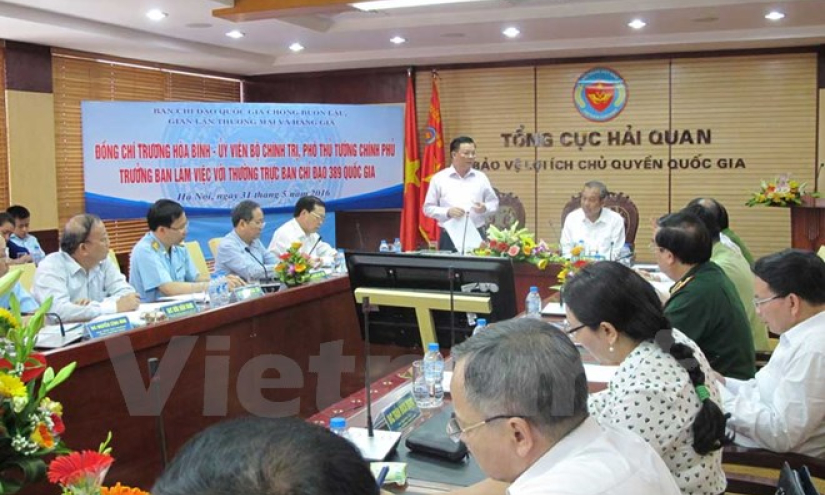 Ph&oacute; Thủ tướng Trương Ho&agrave; B&igrave;nh: Chống bu&ocirc;n lậu phải đ&aacute;nh tr&uacute;ng “đầu sỏ”