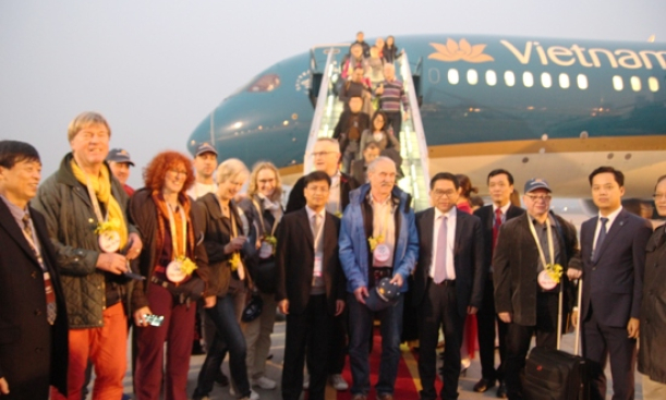 Kh&aacute;ch quốc tế “đổ x&ocirc;” đến Việt Nam dịp Tết dương lịch