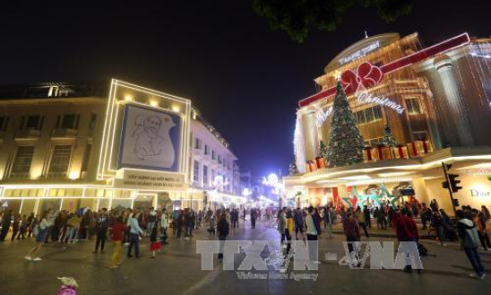 Tr&ecirc;n 200.000 lượt du kh&aacute;ch đến H&agrave; Nội dịp Tết dương lịch