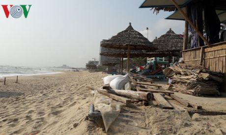 B&atilde;i biển Đ&agrave; Nẵng ​k&ecirc;u cứu