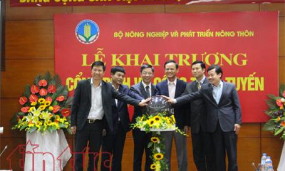 Kh&ocirc;ng c&ograve;n cảnh doanh nghiệp chờ đợi nhiều ng&agrave;y xin giấy ph&eacute;p