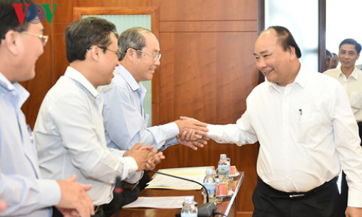 Thủ tướng l&agrave;m việc với l&atilde;nh đạo chủ chốt tỉnh Kh&aacute;nh H&ograve;a