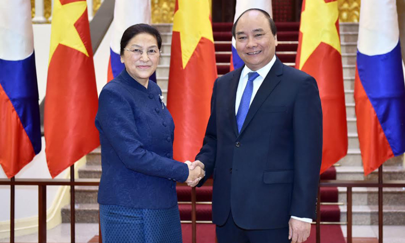 Thủ tướng ch&uacute;c mừng Chủ tịch QH L&agrave;o nh&acirc;n ng&agrave;y Quốc tế Phụ nữ