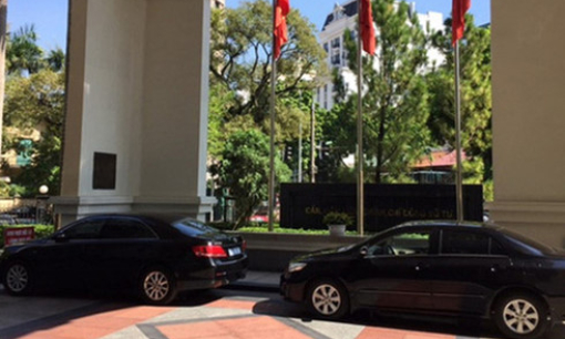 Thứ trưởng, Chủ tịch tỉnh c&oacute; thể kh&ocirc;ng c&ograve;n chế độ xe c&ocirc;ng đưa đ&oacute;n