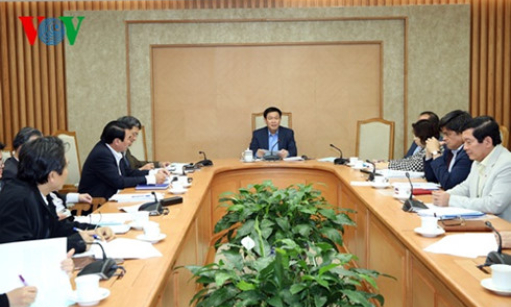 &Ocirc;ng Vương Đ&igrave;nh Huệ chủ tr&igrave; cuộc họp về x&acirc;y dựng n&ocirc;ng th&ocirc;n mới