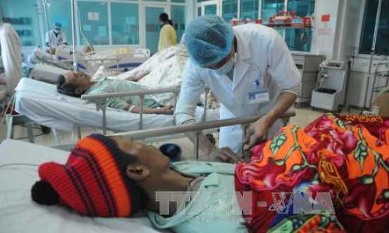 Thủ tướng y&ecirc;u cầu tăng cường quản l&yacute; sau h&agrave;ng loạt vụ ngộ độc rượu