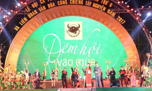 1.200 n&ocirc;ng d&acirc;n tham gia &ldquo;Đ&ecirc;m hội v&agrave;o m&ugrave;a&rdquo; năm 2017