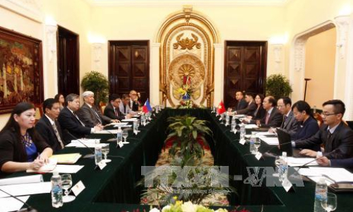 Việt Nam – Philippines chia sẻ về an ninh, an to&agrave;n h&agrave;ng hải