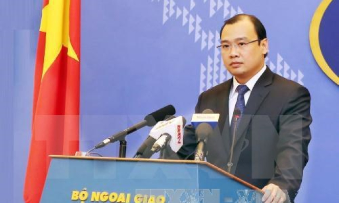 Việt Nam đang x&aacute;c minh tin Trung Quốc triển khai vũ kh&iacute; ở Trường Sa
