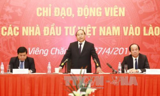 Thủ tướng: ‘N&oacute;i phải đi đ&ocirc;i với l&agrave;m’ trong kinh doanh, đầu tư tại L&agrave;o