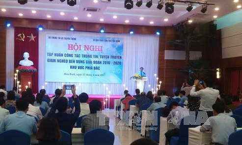 Cập nhật, n&acirc;ng cao kiến thức trong tuy&ecirc;n truyền về c&ocirc;ng t&aacute;c giảm ngh&egrave;o