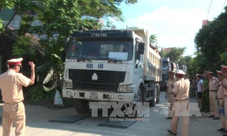 ‘Giải quyết xe qu&aacute; tải cần triệt để, li&ecirc;n tục’