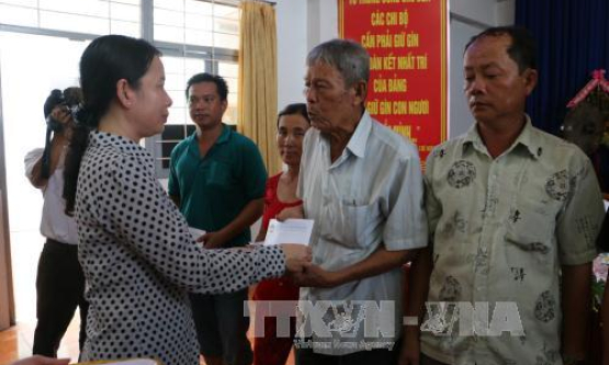 Khắc phục sạt lở bờ s&ocirc;ng V&agrave;m Nao, An Giang