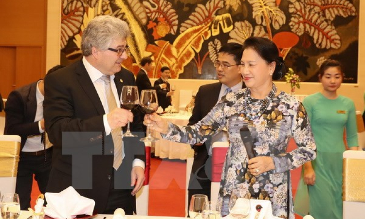 Chủ tịch Thượng viện Thụy Sỹ kết th&uacute;c thăm ch&iacute;nh thức Việt Nam