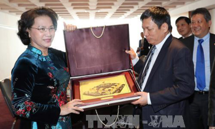 Chủ tịch Quốc hội gặp đại diện người Việt tại ch&acirc;u &Acirc;u