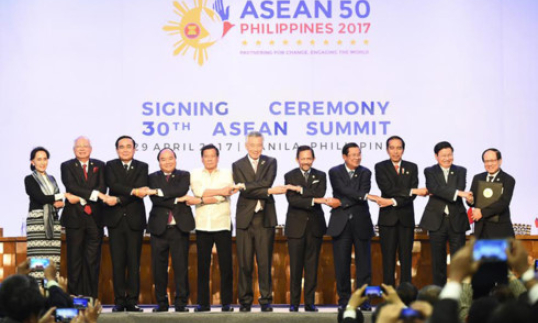 Tăng cường đo&agrave;n kết, đẩy mạnh hợp t&aacute;c nội khối ASEAN