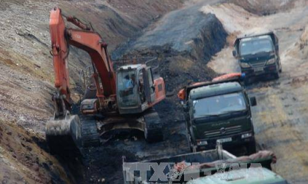 Bệnh nghề nghiệp: ‘S&aacute;t thủ’ t&agrave;n ph&aacute; sức khỏe thầm lặng