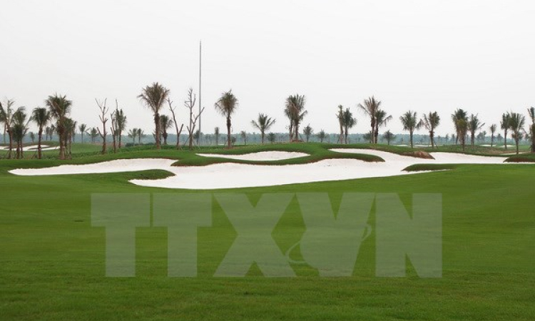 Thủ tướng y&ecirc;u cầu dừng hoạt động x&acirc;y dựng trong s&acirc;n golf T&acirc;n Sơn Nhất