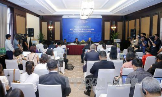 APEC 2017: Nới lỏng quy định về thị thực l&agrave; biện ph&aacute;p hiệu quả để th&uacute;c đẩy du lịch