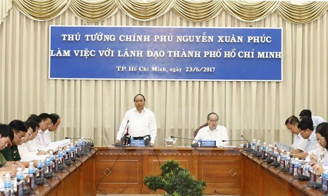 Thủ tướng y&ecirc;u cầu c&aacute;c bộ, ng&agrave;nh “xắn tay &aacute;o” gi&uacute;p TP Hồ Ch&iacute; Minh