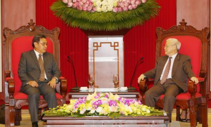 Tổng B&iacute; thư tiếp Đo&agrave;n Ủy ban Trung ương Mặt trận L&agrave;o X&acirc;y dựng đất nước