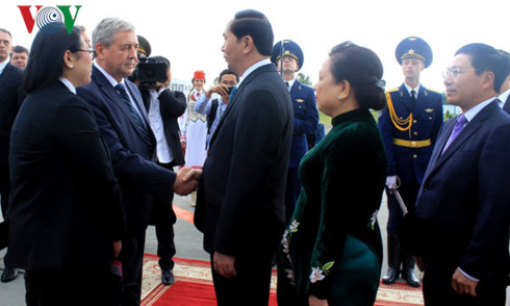 Belarus đ&oacute;n Chủ tịch nước với nghi thức d&agrave;nh cho những vị kh&aacute;ch qu&yacute;