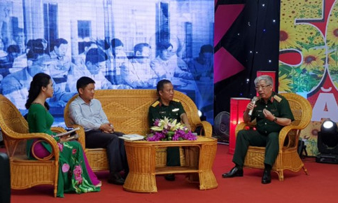 Tướng Vịnh n&oacute;i về quan hệ đặc biệt của cha với B&aacute;c Hồ