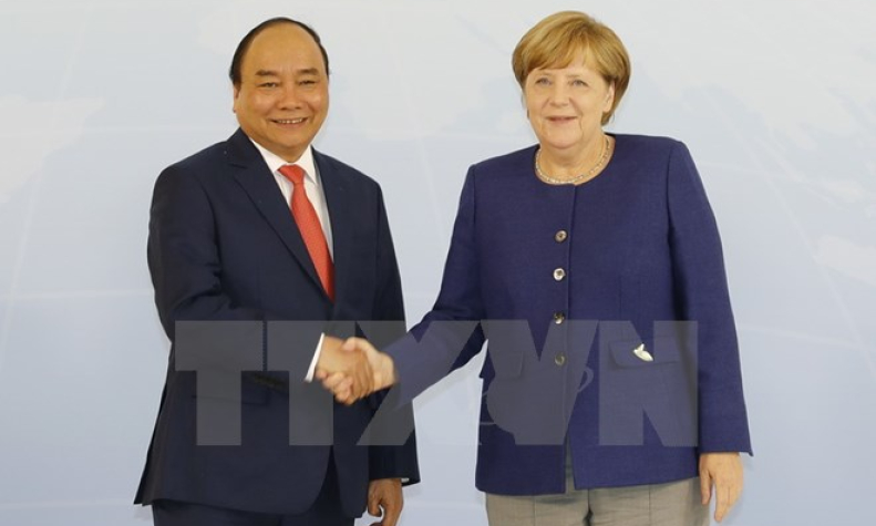 Thủ tướng Nguyễn Xu&acirc;n Ph&uacute;c hội đ&agrave;m với Thủ tướng Đức Angela Merkel