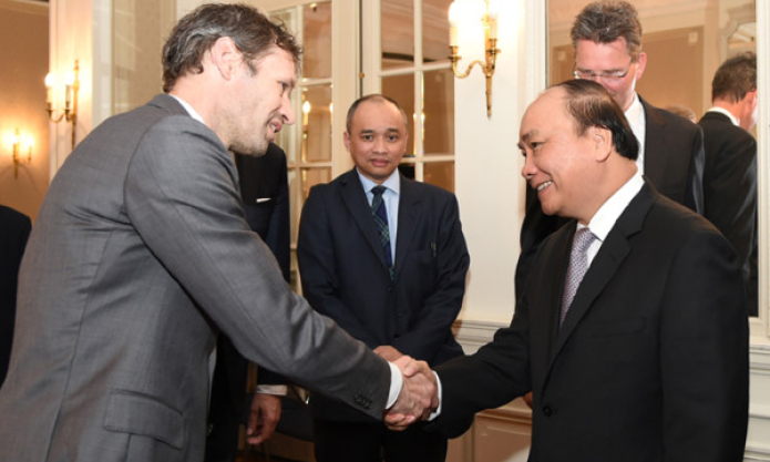 Thủ tướng l&agrave;m việc với c&aacute;c nh&agrave; đầu tư h&agrave;ng đầu H&agrave; Lan