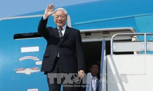 Tổng B&iacute; thư Nguyễn Ph&uacute; Trọng l&ecirc;n đường thăm cấp Nh&agrave; nước Vương quốc Campuchia