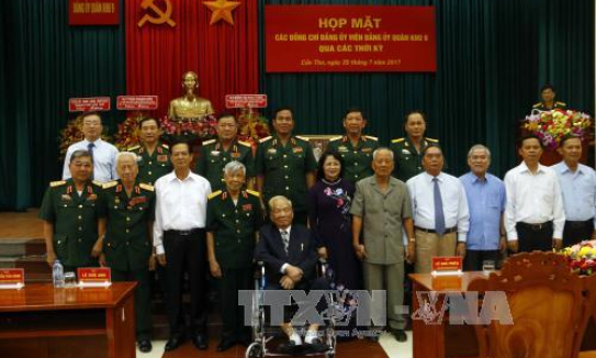 X&acirc;y dựng lực lượng vũ trang Qu&acirc;n khu 9 ch&iacute;nh quy, tinh nhuệ v&agrave; từng bước hiện đại