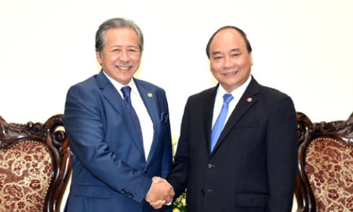 Thủ tướng Nguyễn Xu&acirc;n Ph&uacute;c tiếp Bộ trưởng Ngoại giao Malaysia