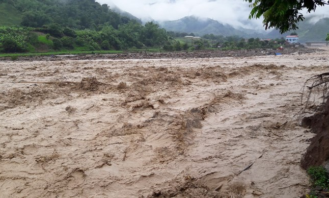 Mưa lũ tại Sơn La l&agrave;m 1 người thiệt mạng, 7 người mất t&iacute;ch