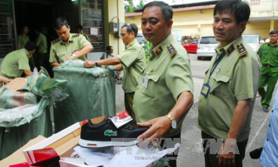 Sẽ thay thế người đứng đầu đơn vị c&oacute; biểu hiện dung t&uacute;ng cho bu&ocirc;n lậu