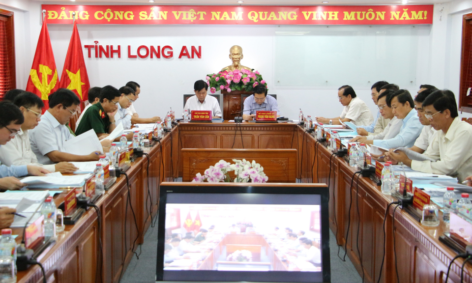 H&ocirc;̣i nghị trực tuy&ecirc;́n toàn qu&ocirc;́c của Chính Phủ với các địa phương tri&ecirc;̉n khai KH phát tri&ecirc;̉n KT-XH và dự toán NS nhà nước năm 2018