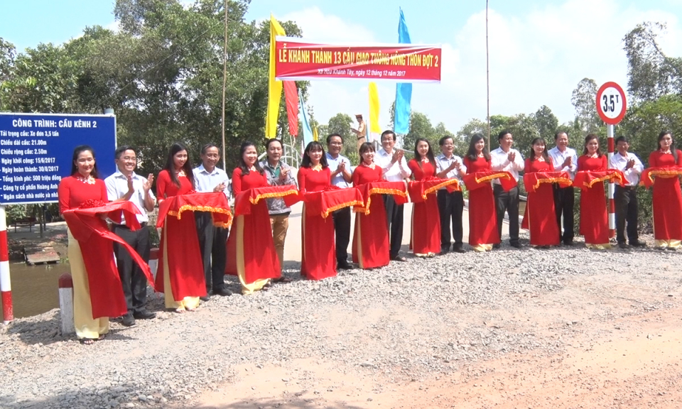 Đức H&ograve;a kh&aacute;nh th&agrave;nh 13 cầu giao th&ocirc;ng n&ocirc;ng th&ocirc;n